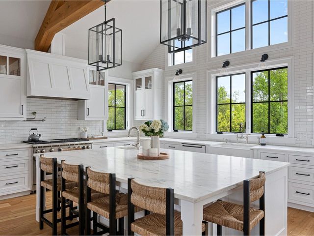 192 Governors Lane, Shelburne, VT 05482