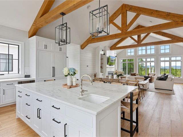 192 Governors Lane, Shelburne, VT 05482