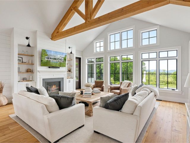 192 Governors Lane, Shelburne, VT 05482