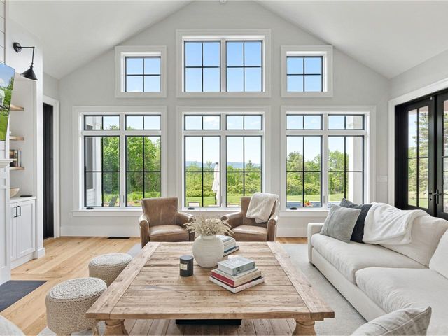 192 Governors Lane, Shelburne, VT 05482