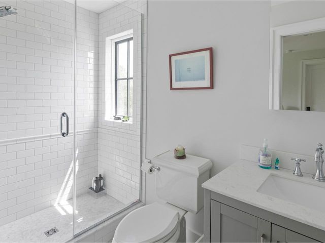 192 Governors Lane, Shelburne, VT 05482