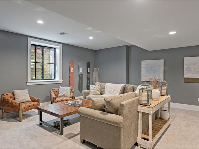 192 Governors Lane, Shelburne, VT 05482