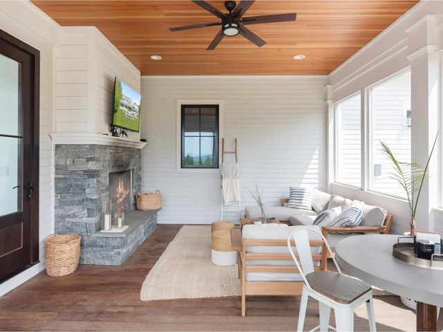 192 Governors Lane, Shelburne, VT 05482