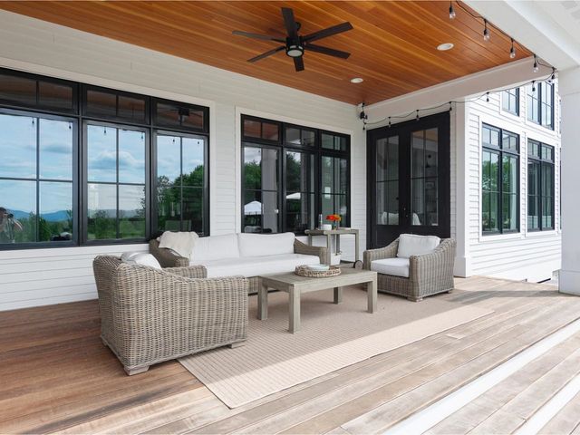 192 Governors Lane, Shelburne, VT 05482