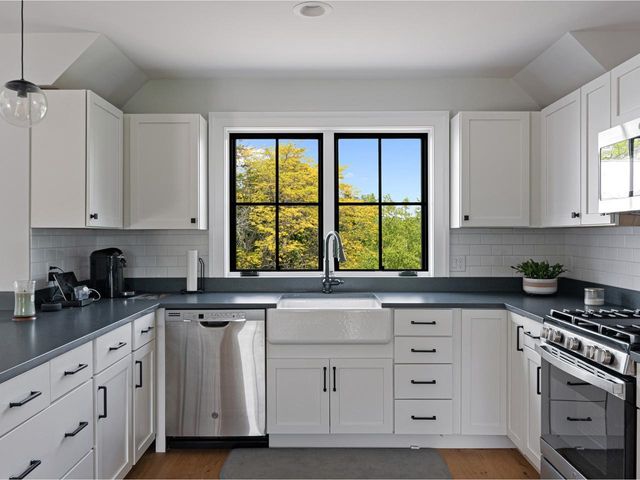 192 Governors Lane, Shelburne, VT 05482