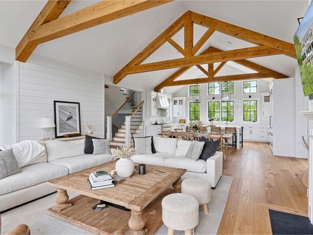192 Governors Lane, Shelburne, VT 05482