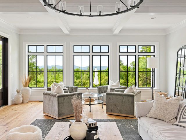 192 Governors Lane, Shelburne, VT 05482