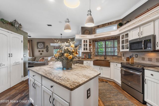 663 Sheridan Woods Drive, Melbourne, FL 32904