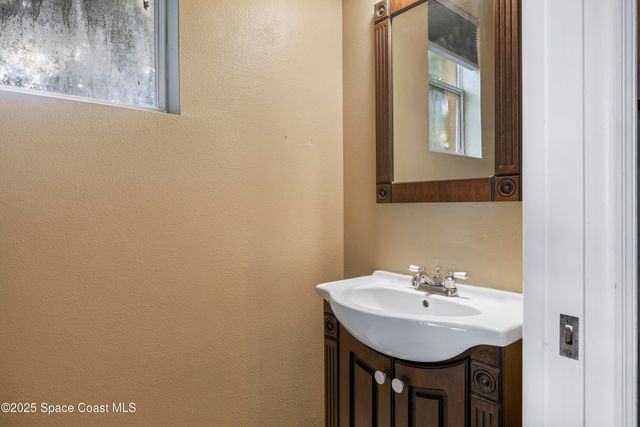 663 Sheridan Woods Drive, Melbourne, FL 32904