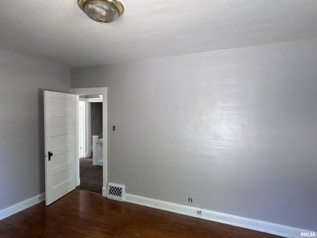 1808 W BRADLEY Avenue, Peoria, IL 61606