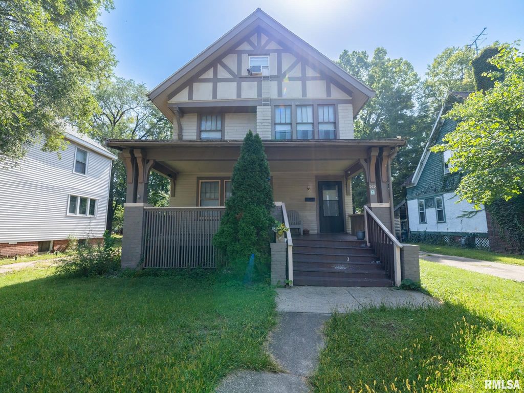 1808 W BRADLEY Avenue, Peoria, IL 61606