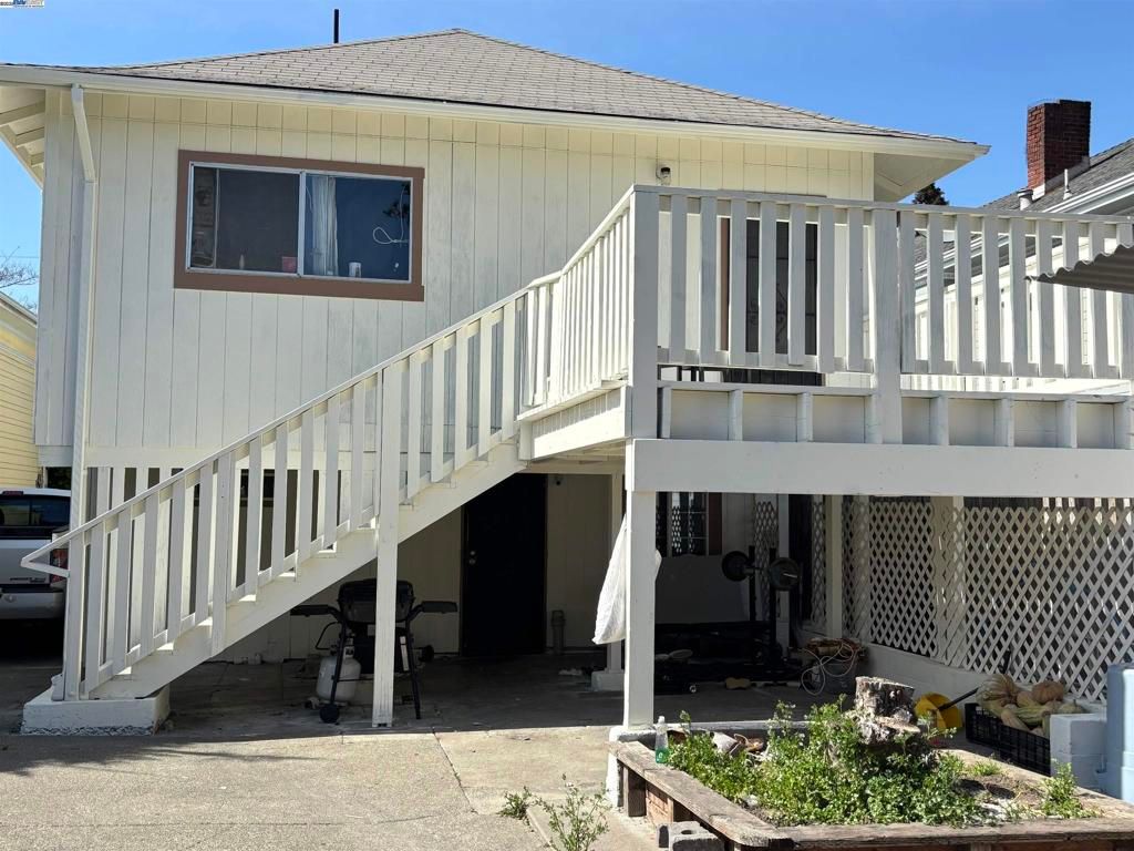 2042 Rosedale Ave., Oakland, CA 94601