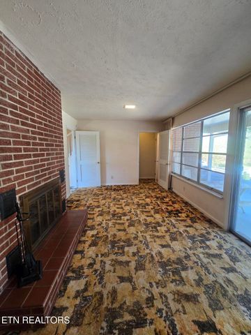 1733 knoxville Hwy, Wartburg, TN 37887