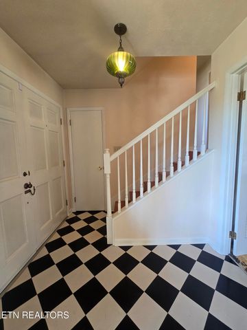 1733 knoxville Hwy, Wartburg, TN 37887