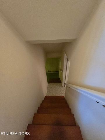 1733 knoxville Hwy, Wartburg, TN 37887