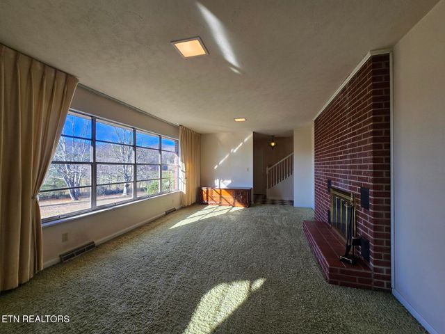 1733 knoxville Hwy, Wartburg, TN 37887