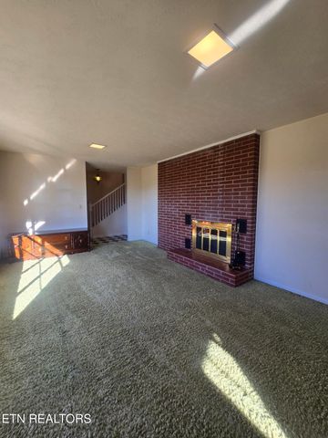 1733 knoxville Hwy, Wartburg, TN 37887