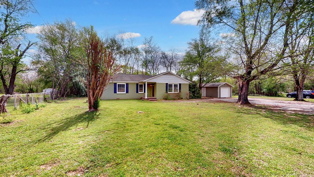 20 S Lincoln Rd, Fayetteville, TN 37334
