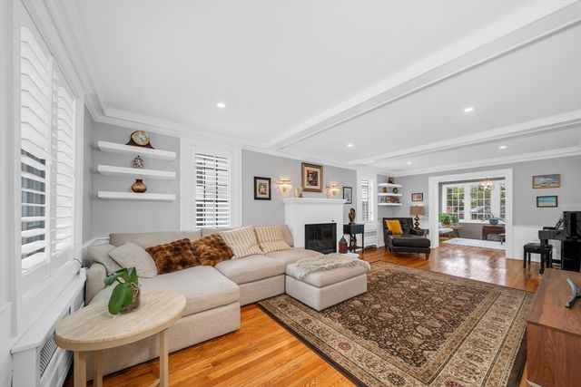 8 Chestnut St, Andover, MA 01810