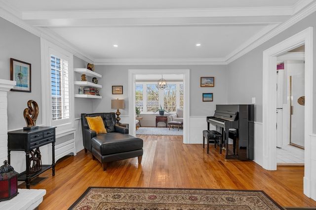 8 Chestnut St, Andover, MA 01810