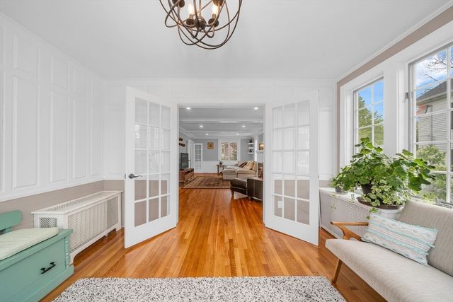 8 Chestnut St, Andover, MA 01810