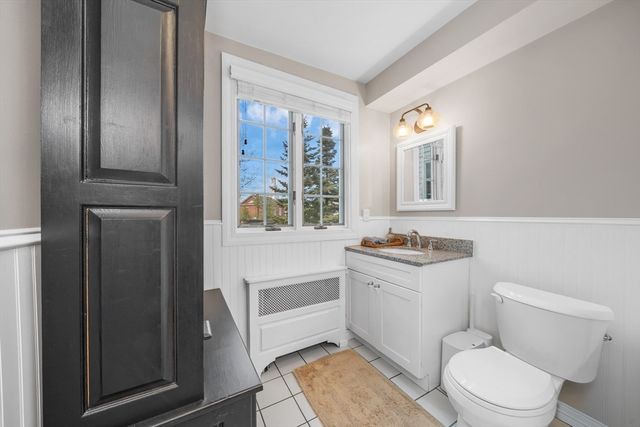 8 Chestnut St, Andover, MA 01810