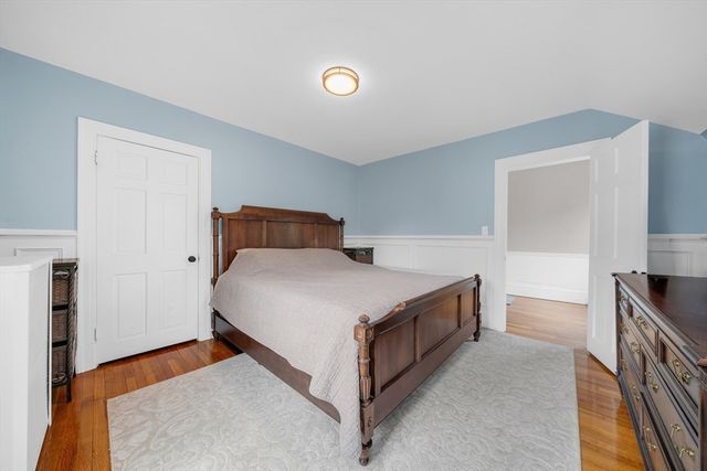 8 Chestnut St, Andover, MA 01810
