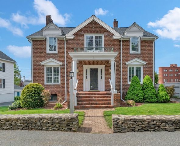 8 Chestnut St, Andover, MA 01810