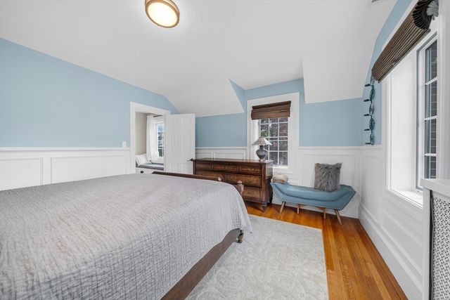 8 Chestnut St, Andover, MA 01810
