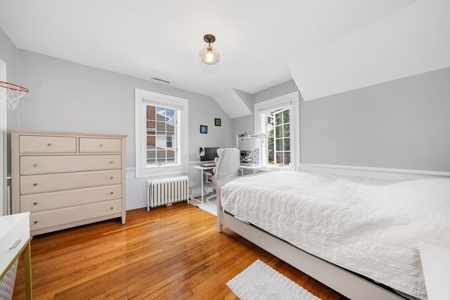 8 Chestnut St, Andover, MA 01810