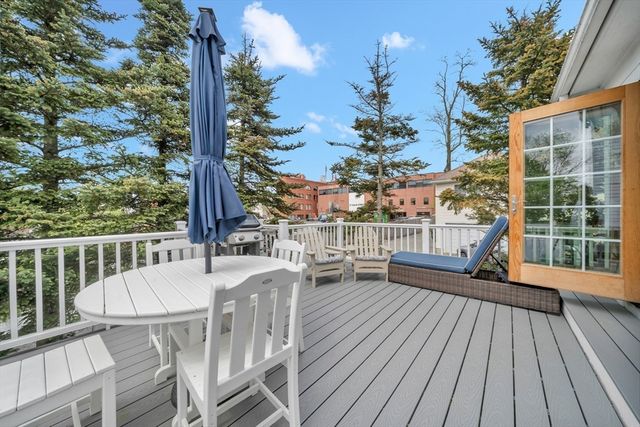 8 Chestnut St, Andover, MA 01810