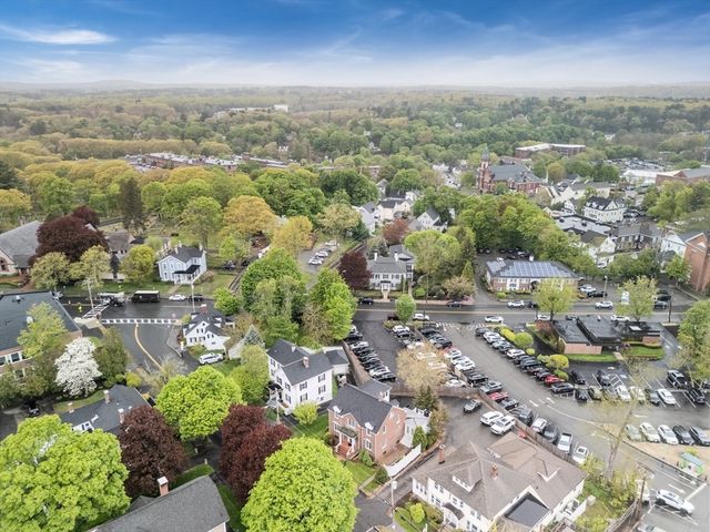 8 Chestnut St, Andover, MA 01810