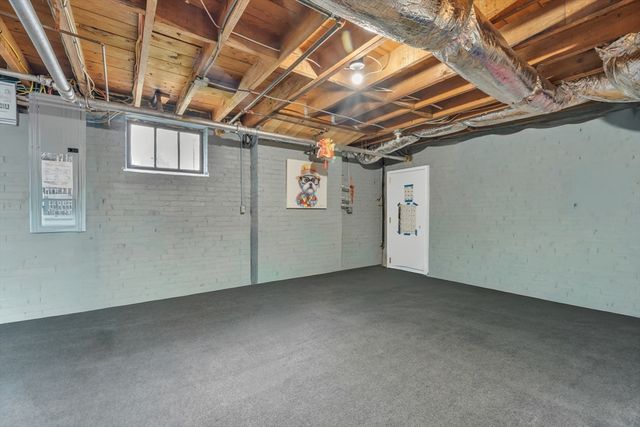 8 Chestnut St, Andover, MA 01810