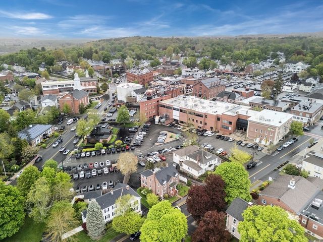 8 Chestnut St, Andover, MA 01810