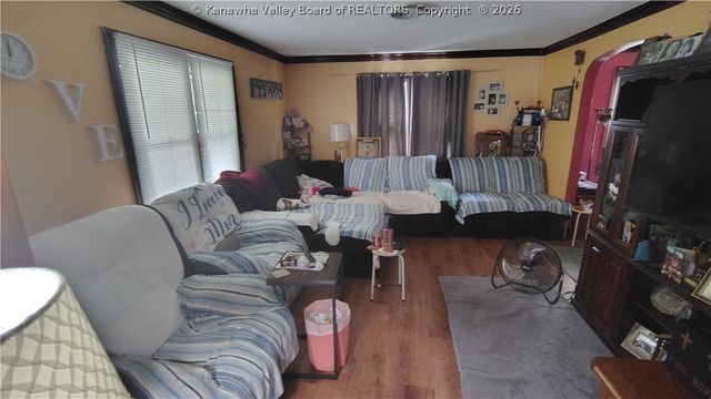 405 W Main Street, Belle, WV 25015