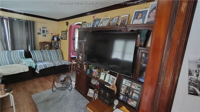 405 W Main Street, Belle, WV 25015