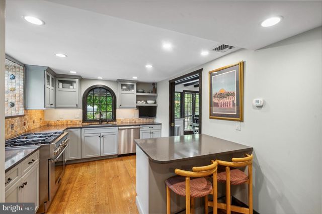 410 ARTHURS ROUND TABLE, Wynnewood, PA 19096