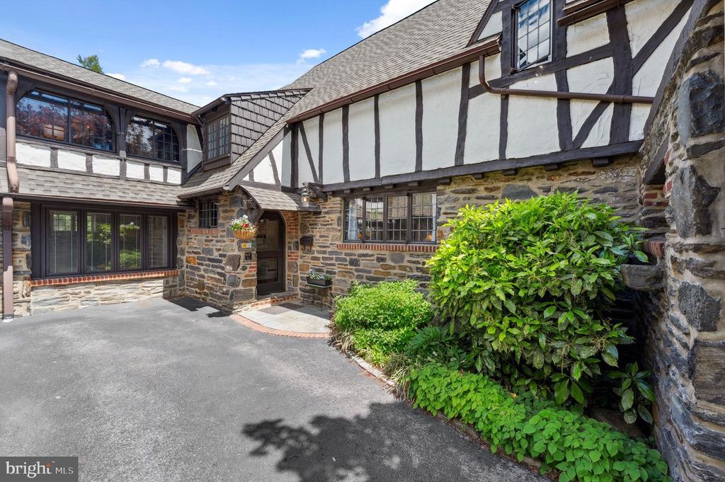 410 ARTHURS ROUND TABLE, Wynnewood, PA 19096
