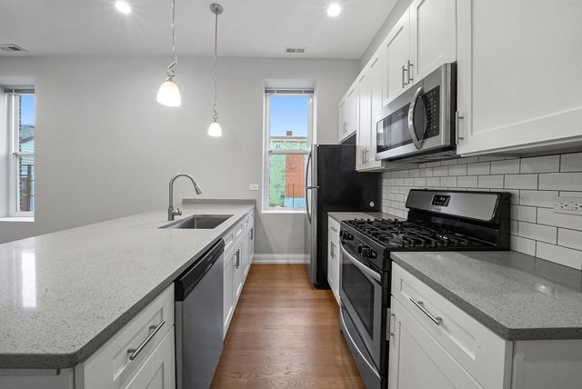 1946 S Racine Avenue 2R, Chicago, IL 60608