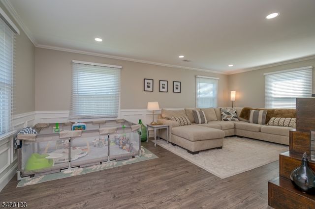 60 Midvale Ln, Willingboro Twp., NJ 08046