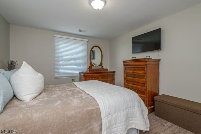 60 Midvale Ln, Willingboro Twp., NJ 08046