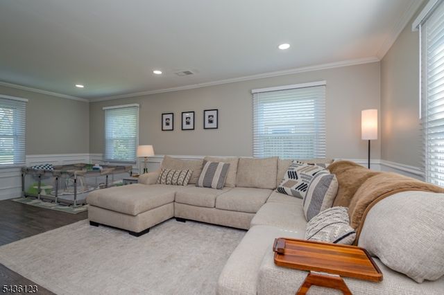 60 Midvale Ln, Willingboro Twp., NJ 08046
