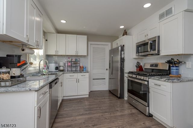 60 Midvale Ln, Willingboro Twp., NJ 08046