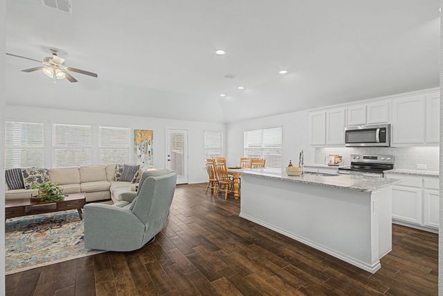 11701 Silver Queen Drive, Aubrey, TX 76227