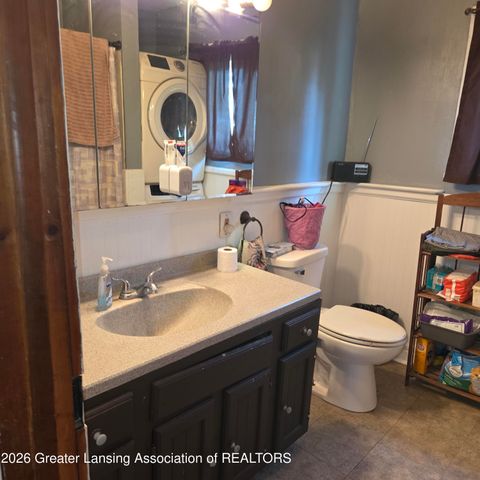 130 N Nelson Street, Potterville, MI 48876