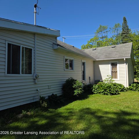 130 N Nelson Street, Potterville, MI 48876