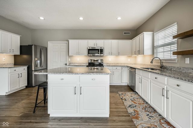 12132 Aldenham Boulevard, Fishers, IN 46037