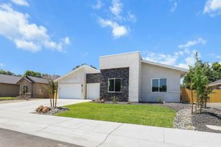 2856 River Mist Walk, Redding, CA 96001