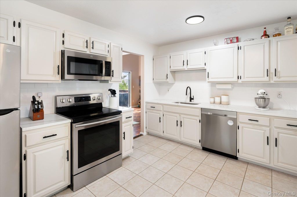 806 Orchard Hill Lane, Brewster, NY 10509 — photo 4