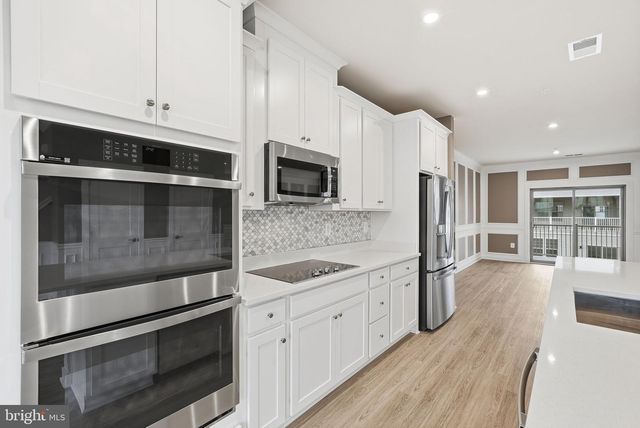 1104-B DABNEY DR, Manassas Park, VA 20111